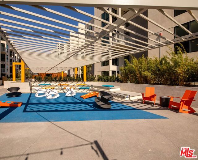 1101 N Main Street, Los Angeles CA: https://media.crmls.org/mediaz/76ed69b0-a82f-40ac-ac39-28d3655c2a29.jpg