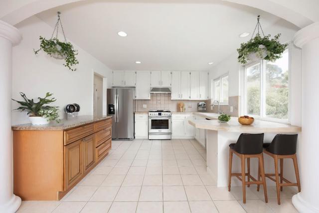 511 Buel Avenue, Pacifica CA: https://media.crmls.org/mediaz/76ed7af6-08e9-4c38-8f8a-59f1f1245d09.jpg