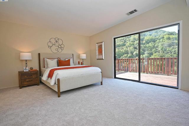 28111 Ziele Creek Dr, Hayward CA: https://media.crmls.org/mediaz/76ee2f8e-8df4-465f-aae5-831d3100df09.jpg