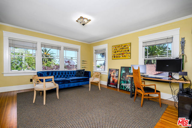 5301 Brynhurst Avenue, Los Angeles CA: https://media.crmls.org/mediaz/76ee5942-4302-4162-be3e-94022d8aadce.jpg