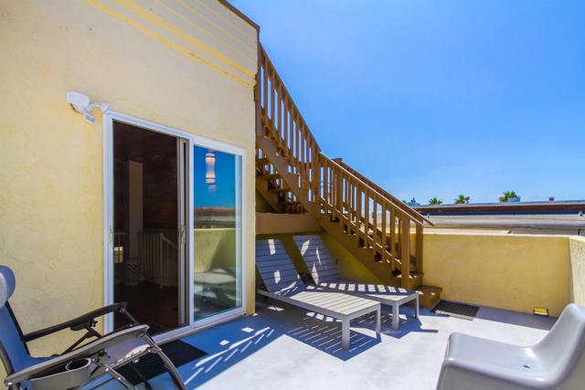 728 Jamaica Ct, San Diego CA: https://media.crmls.org/mediaz/76ee6be3-8379-464f-8f81-0f4ec955c1d2.jpg