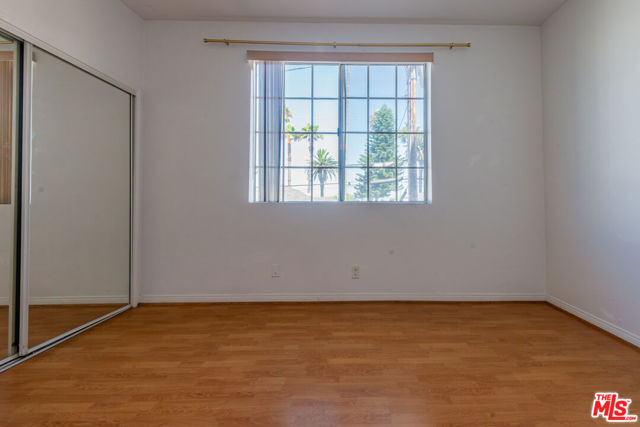 458 N Oakhurst, Beverly Hills CA: https://media.crmls.org/mediaz/76ee7e96-6383-4b40-b372-d17048b8841d.jpg