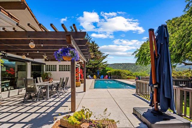 228 Vista Verde, Carmel Valley CA: https://media.crmls.org/mediaz/76ee8bde-42f3-433b-a324-e2d70fc20608.jpg