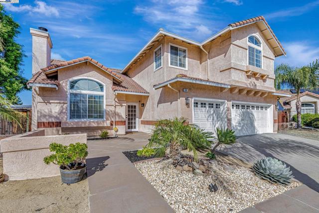 639 Eaker Ct, Antioch CA: https://media.crmls.org/mediaz/76eecb5a-a30c-411b-9425-1a398d4b5642.jpg