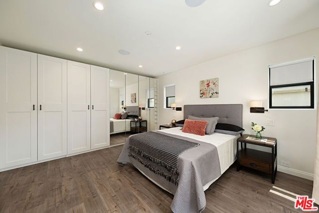 8961 Cadillac Avenue, Los Angeles CA: https://media.crmls.org/mediaz/76f04c74-a441-422a-b4b4-7a380cf3f330.jpg