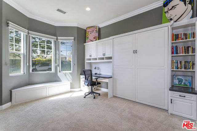 4728 Vesper Avenue, Sherman Oaks CA: https://media.crmls.org/mediaz/76f09445-4ad6-4f76-833f-84d2fabfc369.jpg