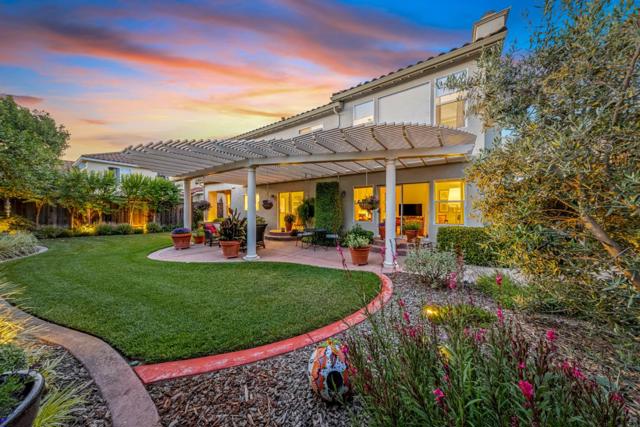 18425 Del Monte Avenue, Morgan Hill CA: https://media.crmls.org/mediaz/76f099e1-39bd-451c-91f7-e00d00635670.jpg
