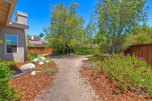 Detail Gallery Image 19 of 44 For 1752 Russet Leaf Ct, El Cajon,  CA 92019 - 5 Beds | 3 Baths