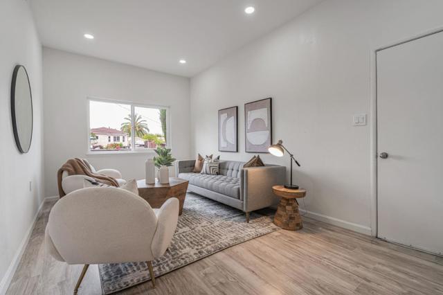 2336 Menalto Avenue, East Palo Alto CA: https://media.crmls.org/mediaz/76f1a53b-cfe5-43c7-9b4e-cfd650071731.jpg