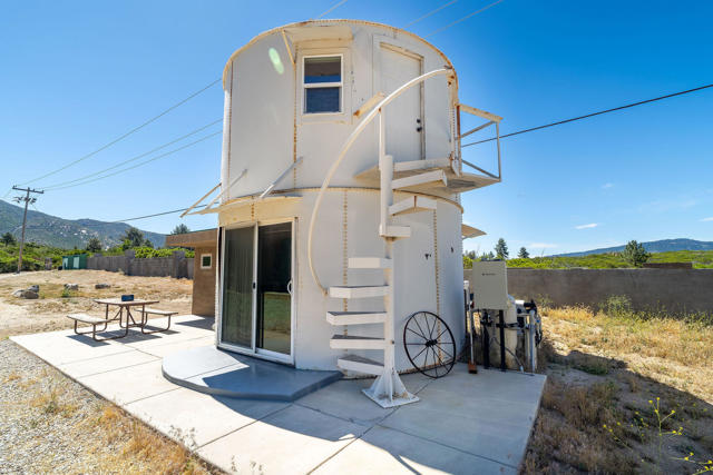 28990 Bonita Vista Road, Mountain Center CA: https://media.crmls.org/mediaz/76f207c0-8da4-422f-9c88-327b9089ee41.jpg