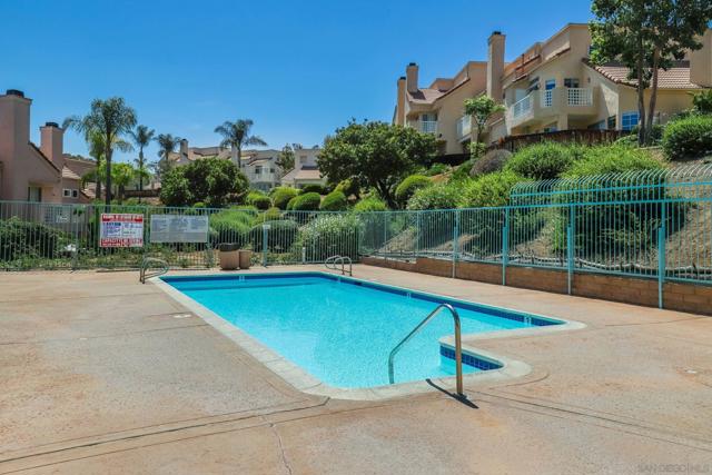 12020 Calle De Medio, El Cajon CA: https://media.crmls.org/mediaz/76f22d0c-7a96-41d2-947a-cb18055bcabe.jpg
