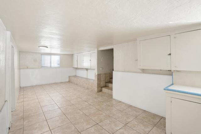 Detail Gallery Image 28 of 47 For 3040 Byron St, San Diego,  CA 92106 - 6 Beds | 2 Baths