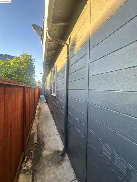 Image 12 of 40 For 1075 47th St