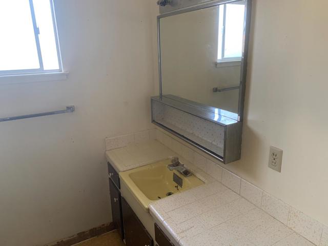 2847 Ralston Way, Hayward CA: https://media.crmls.org/mediaz/76f3e9ac-cd2c-43b4-9bc6-b4bdf45e9a21.jpg