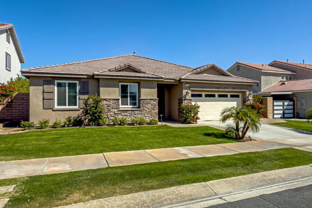 43784 Riunione Place, Indio CA: https://media.crmls.org/mediaz/76f5049c-e6da-40d6-b81b-508cb4fcb5ad.jpg