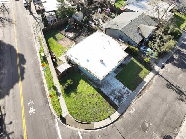 3194 Ameno Rd, Concord CA: https://media.crmls.org/mediaz/76f5a3c8-cba3-43bb-b999-eede462e528f.jpg