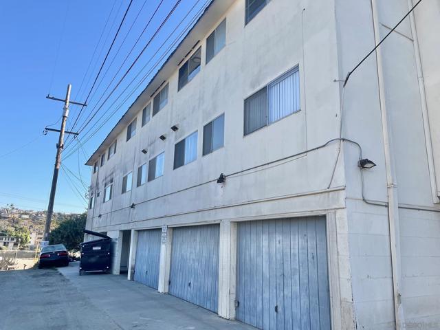 Image 8 of 9 For 2707 Camulos Street
