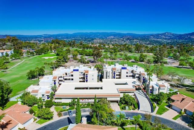 12122 Royal Birkdale Row, San Diego CA: https://media.crmls.org/mediaz/76f5ec56-7c2e-4d57-b031-e3affb1f55f1.jpg