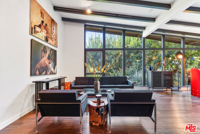 8581 Appian Way, Los Angeles CA: https://media.crmls.org/mediaz/76f71b84-d07c-4955-af6c-e1d0bf468550.jpg