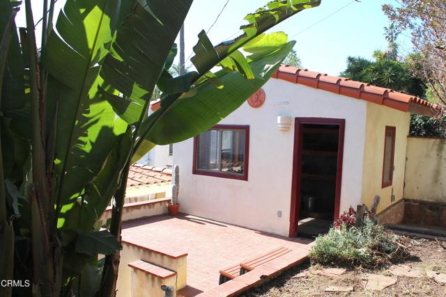 1693 Poli Street, Ventura CA: https://media.crmls.org/mediaz/76f7ebdd-9dbe-425f-9e31-776e5a7f878e.jpg