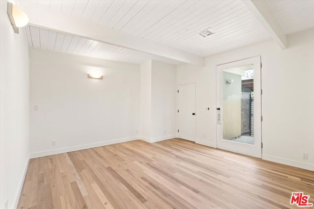 4950 Marmol Drive, Woodland Hills CA: https://media.crmls.org/mediaz/76f7f1b8-a470-4c51-8287-66cfd39966e1.jpg