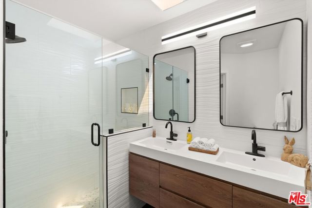 2804 Spreckels Lane, Redondo Beach, California 90278, 3 Bedrooms Bedrooms, ,2 BathroomsBathrooms,Residential,Sold,Spreckels,25587309 2804 Spreckels Lane, Redondo Beach, California 90278, 3 Bedrooms Bedrooms, ,2 BathroomsBathrooms,Residential,Sold,Spreckels,25587309