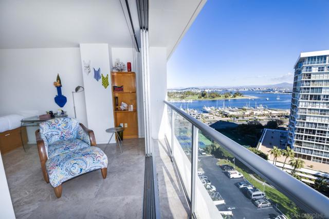 1730 Avenida Del Mundo, Coronado CA: https://media.crmls.org/mediaz/76f9457f-df8b-4377-b9fb-5600a6d1adc2.jpg