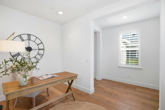 275 Skyview Drive, Marina CA: https://media.crmls.org/mediaz/76fa1483-699d-4648-896c-0c003c6a1d34.jpg