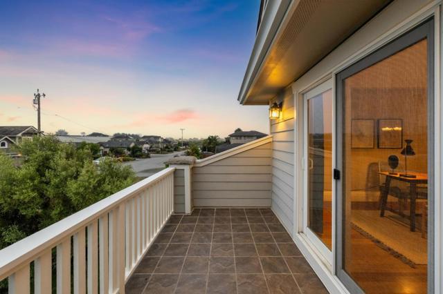 414 Belleville Boulevard, Half Moon Bay CA: https://media.crmls.org/mediaz/76faa699-e0ab-4a55-9a68-185439977899.jpg