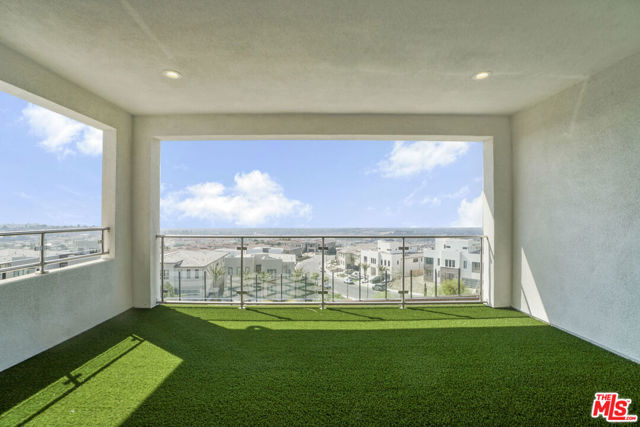 20188 W Marlow Lane, Porter Ranch CA: https://media.crmls.org/mediaz/76fb4e30-6ce6-4aea-bce0-a50c377770dc.jpg