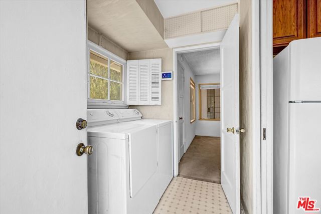 7903 Amestoy Avenue, Van Nuys CA: https://media.crmls.org/mediaz/76fbdad3-964c-4163-9b7f-0fa4ff1e08c2.jpg