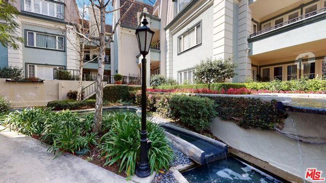 10120 Empyrean Way, Los Angeles CA: https://media.crmls.org/mediaz/76fbe636-5237-48d9-b9ea-c403e72e0daa.jpg