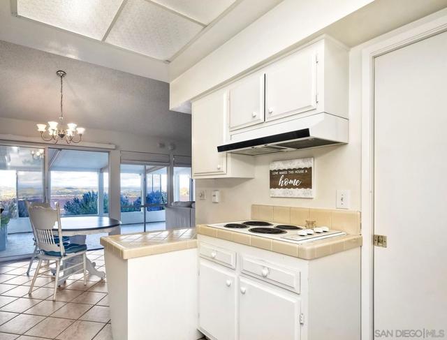3660 Vista Campana N, Oceanside CA: https://media.crmls.org/mediaz/76fc280a-f4ec-403e-b96b-8e241e36d9ce.jpg