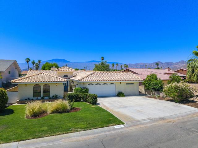 79835 Horseshoe Road, La Quinta CA: https://media.crmls.org/mediaz/76fda86e-9350-4cf9-9dc4-61f0f102b3f7.jpg