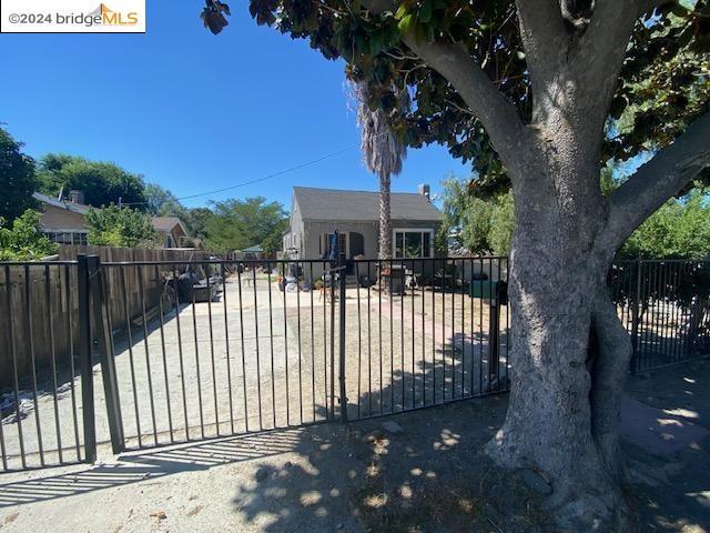 Details for 24 Mountain View Ave, Bay Point, CA 94565