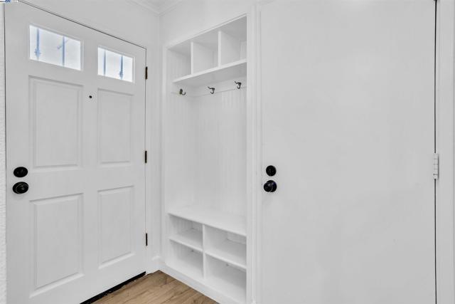 20340 Forest Ave, Castro Valley CA: https://media.crmls.org/mediaz/76fe26cd-bc91-481e-90f2-8299cb44e974.jpg