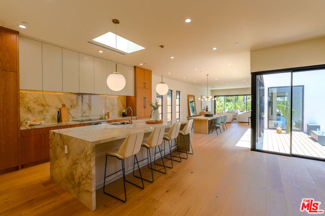 4936 Coolidge Avenue, Culver City CA: https://media.crmls.org/mediaz/76fe506a-0f14-4ed8-89cd-57b5b1a3240e.jpg