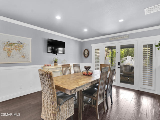 2026 Bridgegate Court, Westlake Village CA: https://media.crmls.org/mediaz/76fe953a-72e4-4c49-bf9e-39d59058c515.jpg