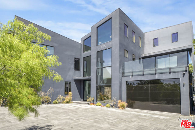 9152 Janice Place, Beverly Hills CA: https://media.crmls.org/mediaz/76fedc04-3335-4e00-b702-4a9721a89adc.jpg