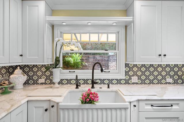 260 27Th St, Del Mar CA: https://media.crmls.org/mediaz/76fef807-d669-400e-a020-9b4d1910ffc0.jpg