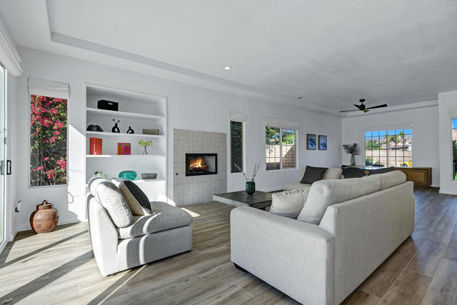 Image 11 of 40 For 43179 Corte Del Oro