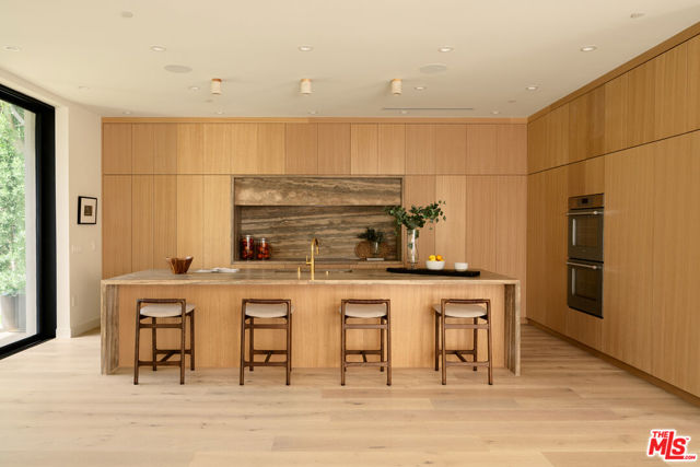 10346 Louisiana Avenue, Los Angeles CA: https://media.crmls.org/mediaz/76ff72d1-1771-4c25-91b8-f4249d7175a9.jpg