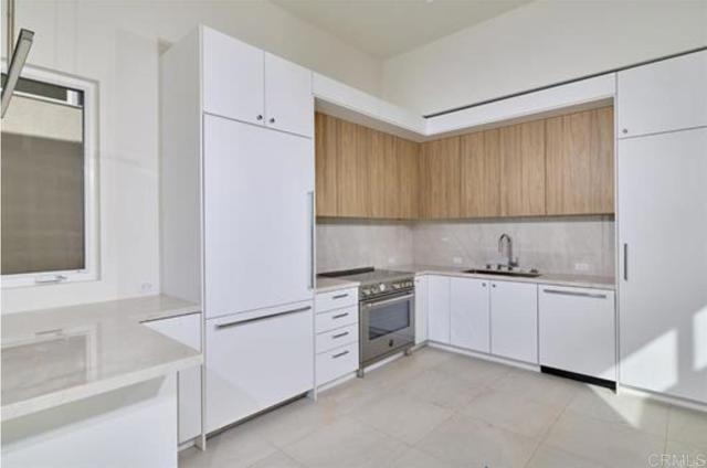 Detail Gallery Image 3 of 12 For 3903 Haines, San Diego,  CA 92109 - – Beds | – Baths