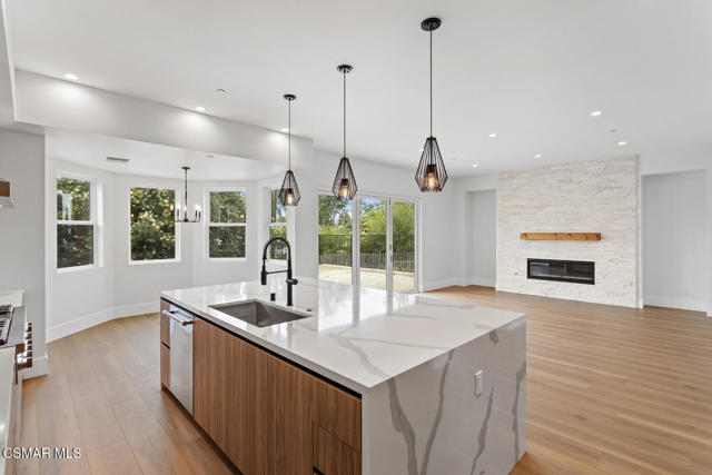 295 Toyon Court, Thousand Oaks CA: https://media.crmls.org/mediaz/76fffff3-eb03-4631-8679-adbcd934472b.jpg