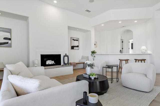 51075 Marbella Court, La Quinta CA: https://media.crmls.org/mediaz/77005cac-cb48-4f5c-86fa-504b4d990891.jpg