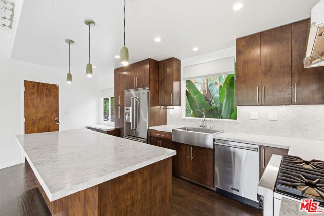 3476 Troy Drive, Los Angeles CA: https://media.crmls.org/mediaz/7700a401-2597-47b4-89d9-2ae436482102.jpg