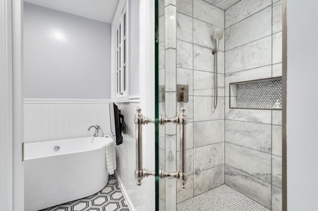 Image 26 of 42 For 2033 Leavenworth Street D