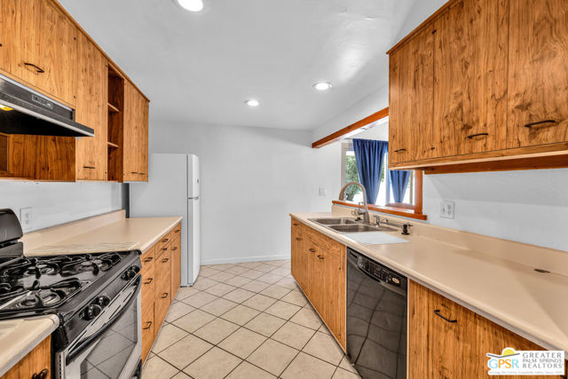 2222 N Acacia Road, Palm Springs CA: https://media.crmls.org/mediaz/7701aa55-2b4b-4b75-af4a-52c3dbe2f4fc.jpg