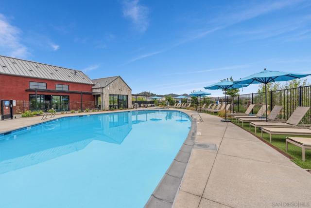 27661 Heritage Ln, Valley Center CA: https://media.crmls.org/mediaz/7702b510-4b35-4565-a624-8350c3d4d79b.jpg