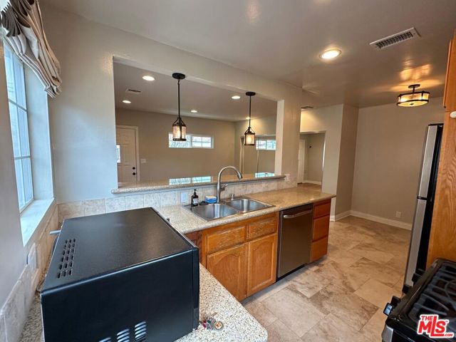5656 Airdrome Street, Los Angeles CA: https://media.crmls.org/mediaz/7702da11-e749-4d78-b85c-cac418b1dabb.jpg